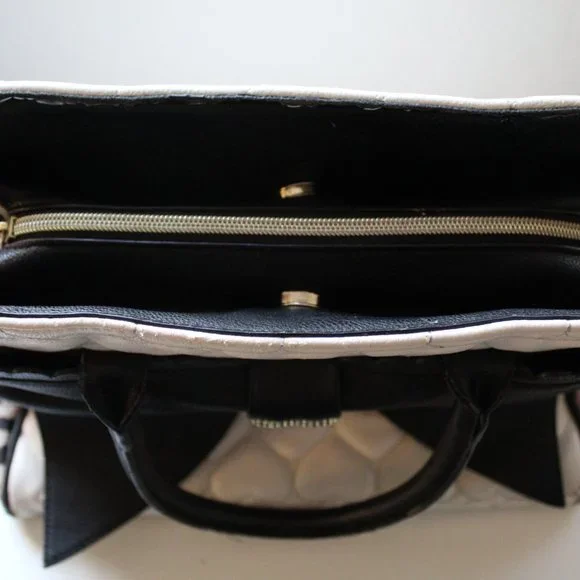 BETSEY JOHNSON BLACK & WHITE HEART PURSE - Picture 10 of 11